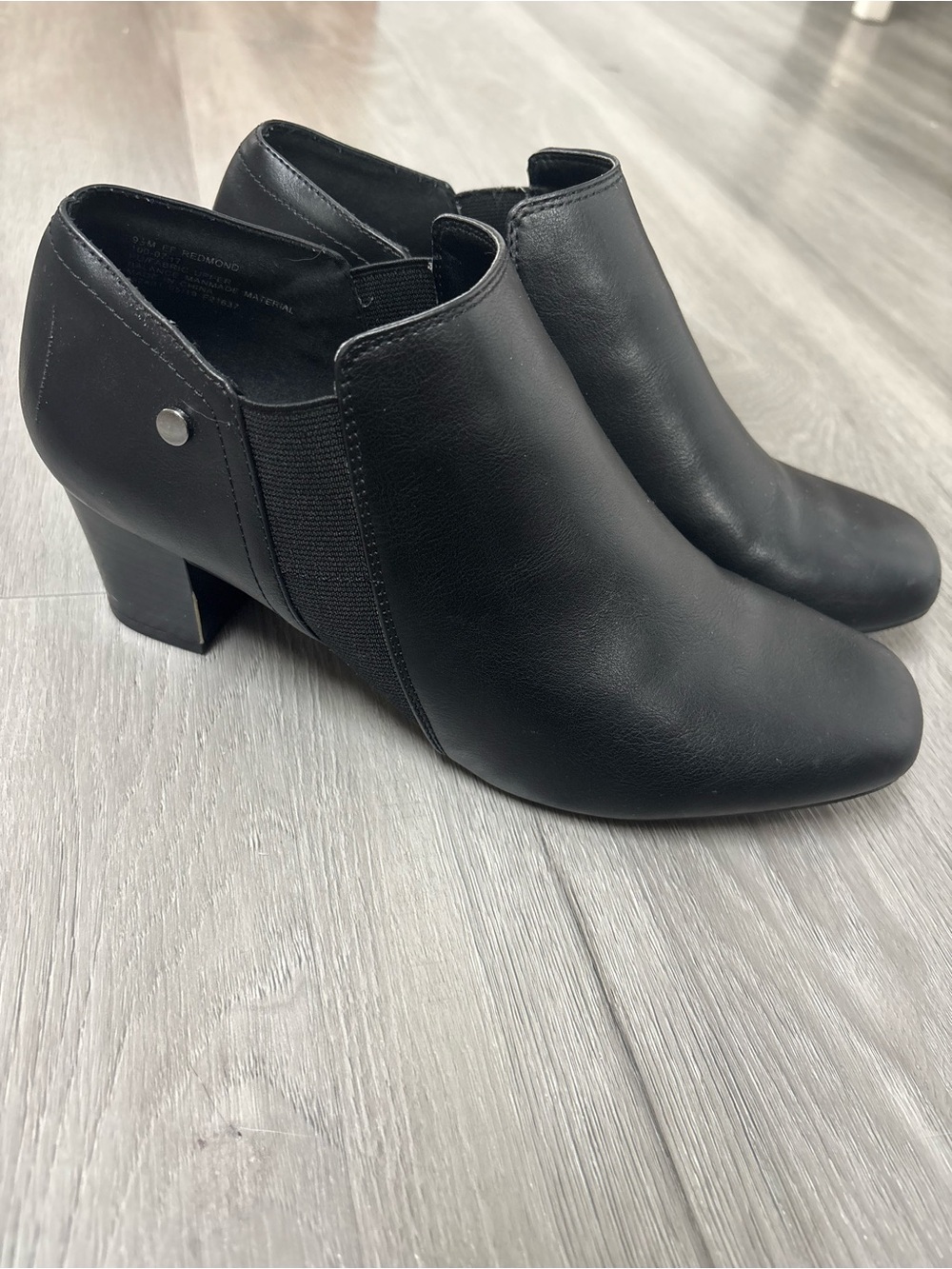 East 5th Memory Foam Women's Black Leather Ankle Booties Classic Low Heel 9.5W